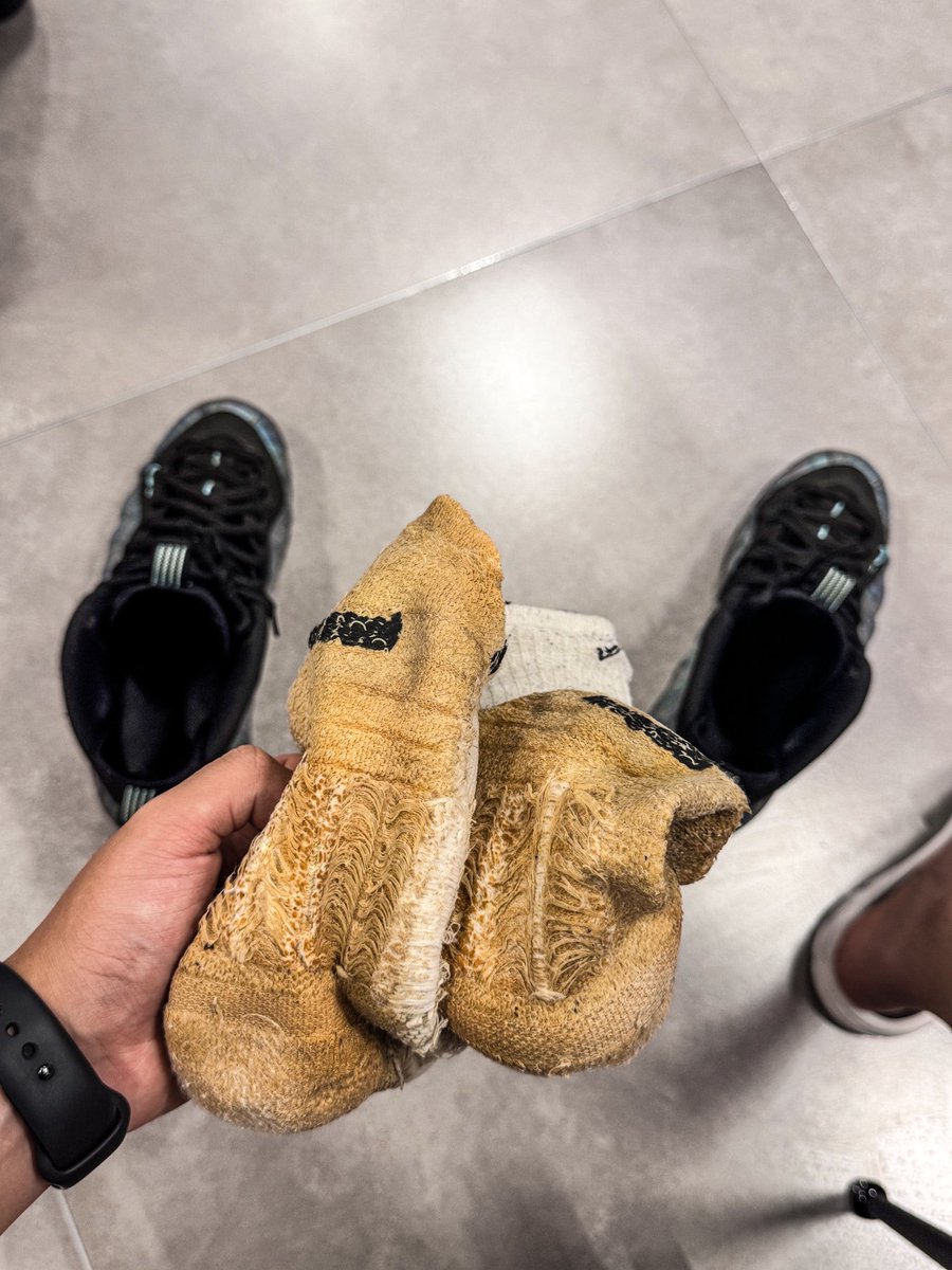 足球体育生1 tweet media