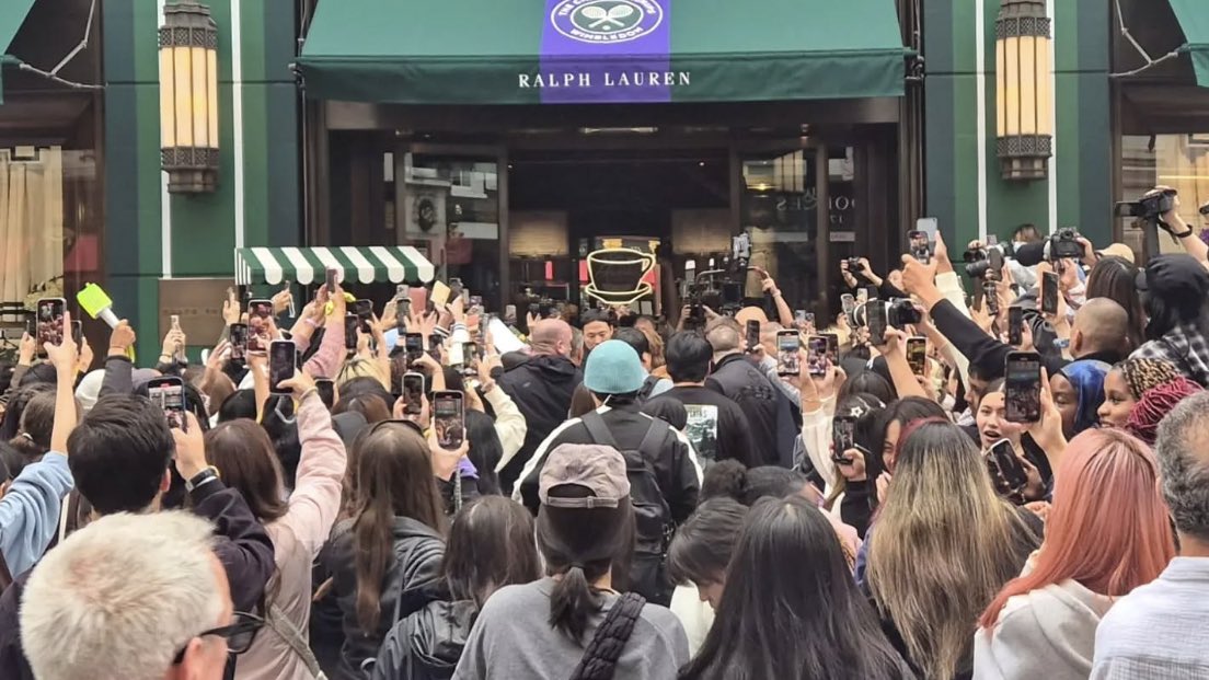 darkskyshining_'s tweet image. seoul🇰🇷                                                  london🇬🇧
melbourne🇦🇺                                       milan🇮🇹