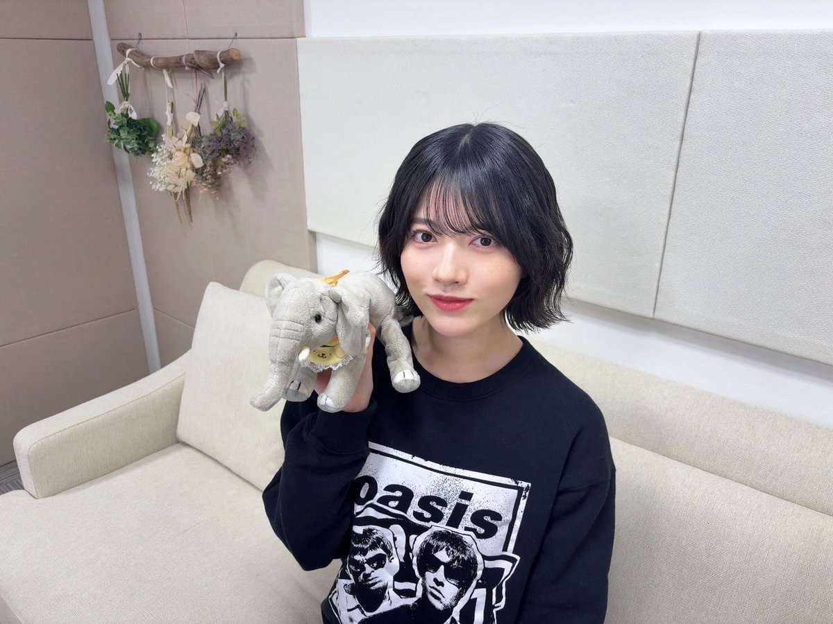 本日1月20日(火)19:00頃〜、
#SHOWROOM 「#のぎおび」に #林瑠奈 が出演します🐣

皆さま、ぜひご覧ください🐘💗

showroom-live.com/46_hayashiruna

#乃木坂46