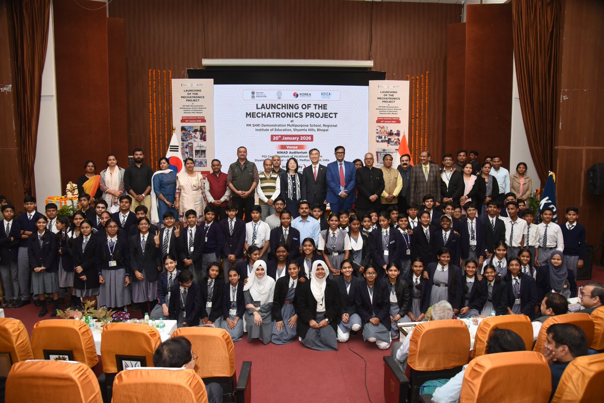 The Mechatronics Project was launched with the unveiling of its draft curriculum in the presence of eminent international dignitaries, including H.E. Lee Seong-ho, Ambassador of the Republic of Korea to India and senior officials from the MoE, NCERT, KOICA, RIE Bhopal &amp; PSSCIVE.