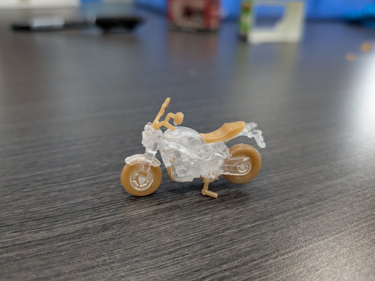 1/64Kawasakiですが、昨年の10月にパーツ状態で塗装前の仮組みしたん