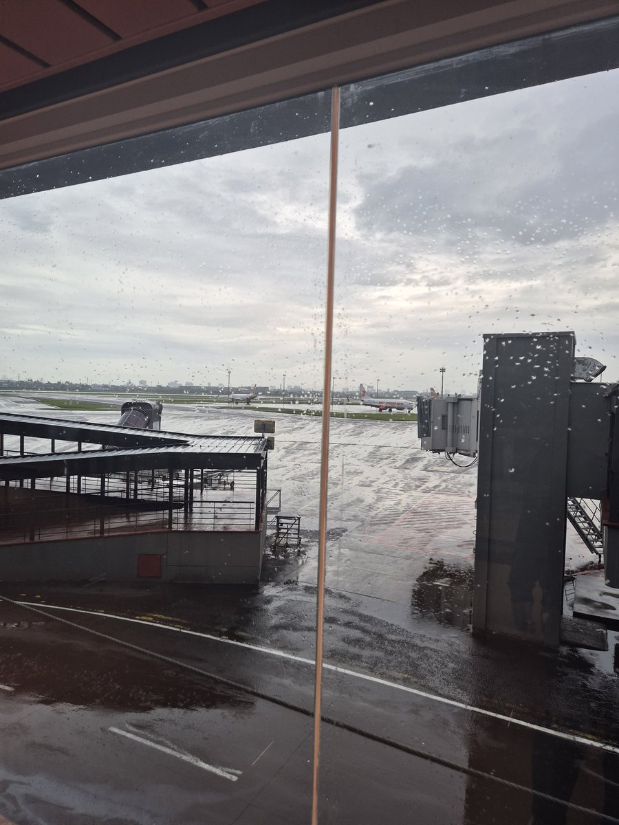 evalucsi's tweet image. main dong mumping di jkt