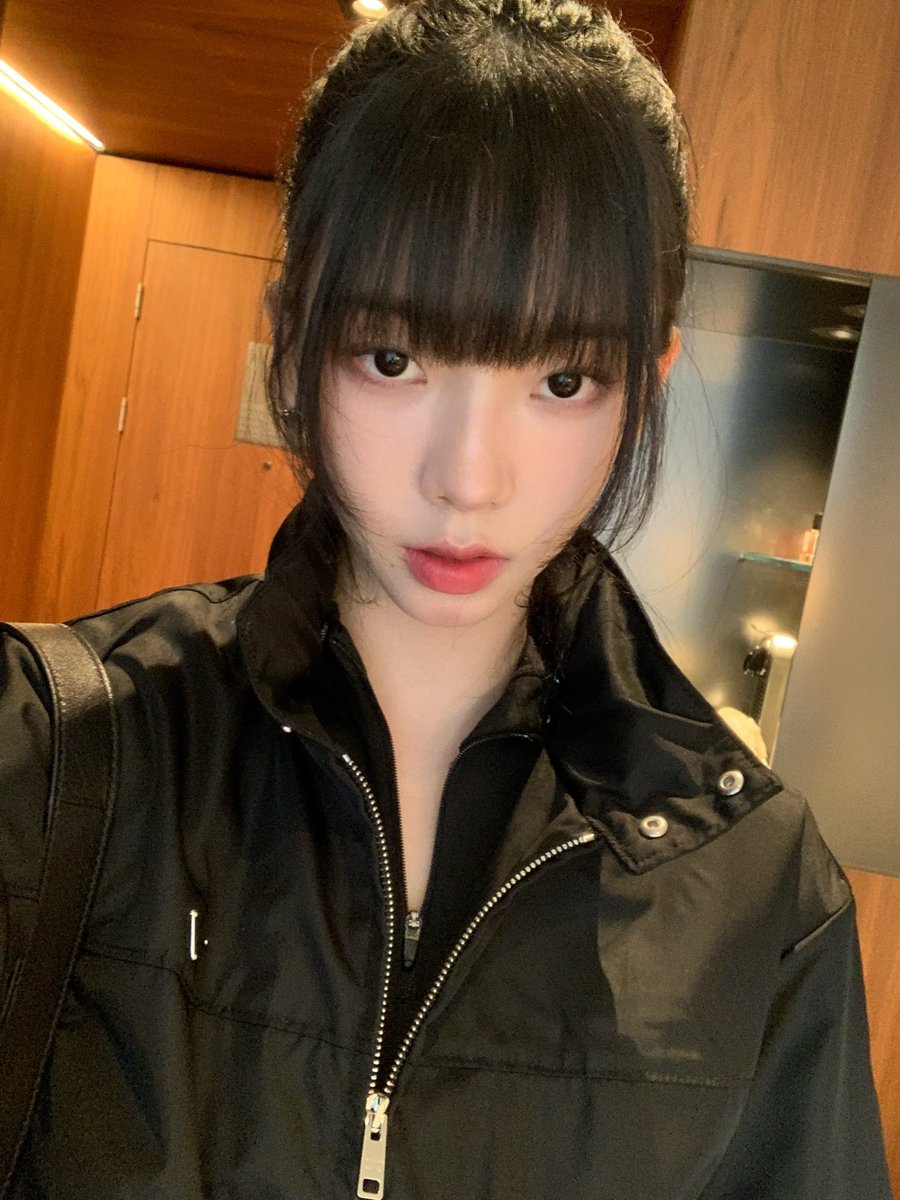 mmmingbb's tweet image. 이런건 버블이라는거지 그치&amp;lt;&amp;lt; 우리편 들어주시는 거 같구.. 달래주시는 거 같구 막 내 자기같음…//