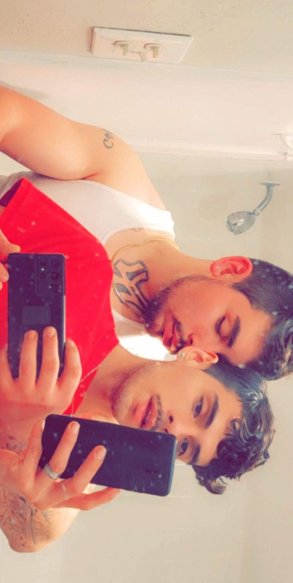 PowerBottom210's tweet photo. @OhHelloMillions This is my hero because he's the only one that makes me feel safe no matter what. https://t.co/PvioWzMp2g