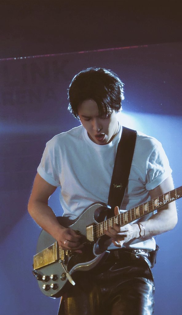 Sabrina890622's tweet photo. 20260117 CNBLUE LIVE  3LOGY
D-1️⃣ 
🤍
#CNBLUE #씨엔블루 #정용화 #JUNGYONGHWA https://t.co/HR7J7mlMcU
