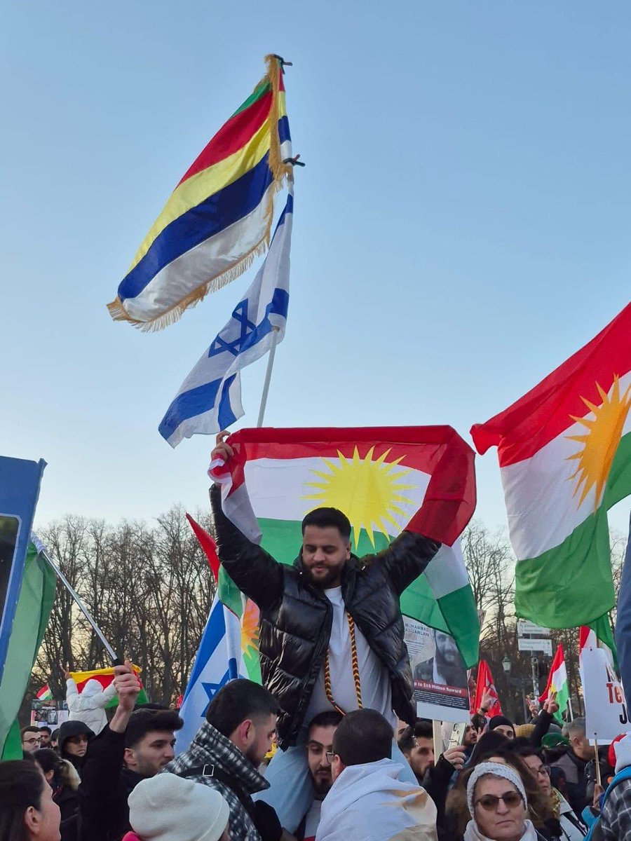 Laura Cellier tweet media