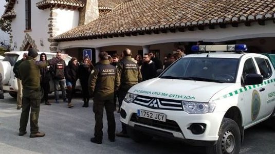aamaa_es's tweet photo. Este sábado, @AAMM_And de @MalagaJunta activados por @E112Andalucia, se sumaron al operativo de búsqueda de un desaparecido en el TM de Cortes de la Frontera junto a #PoliciaLocal y #GC. 
El servicio de búsqueda finalmente halló el cuerpo sin vida de la persona desaparecida. https://t.co/HpB5hndTEw