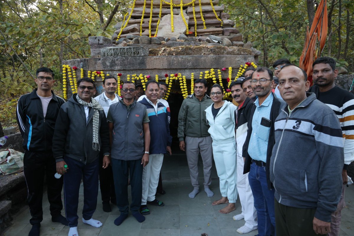marathon_cu37's tweet photo. પ્રકૃતિ, આરોગ્ય અને ફિટનેસને જોડતો આ નેચર ટ્રેઇલ દૌડ મેરેથોન માટે ઉત્સાહ વધારતો સાથે પર્યાવરણ સંરક્ષણનો સંદેશ મજબૂત રીતે પ્રસારિત કરે છે.

@CMOGuj

@InfoGujarat

@sanghaviharsh

#DaudMarathon2026 #NatureTrail #EnvironmentAwareness #HathniMata #FitIndia #ChhotaUdepur https://t.co/dEQSIXn7Jp