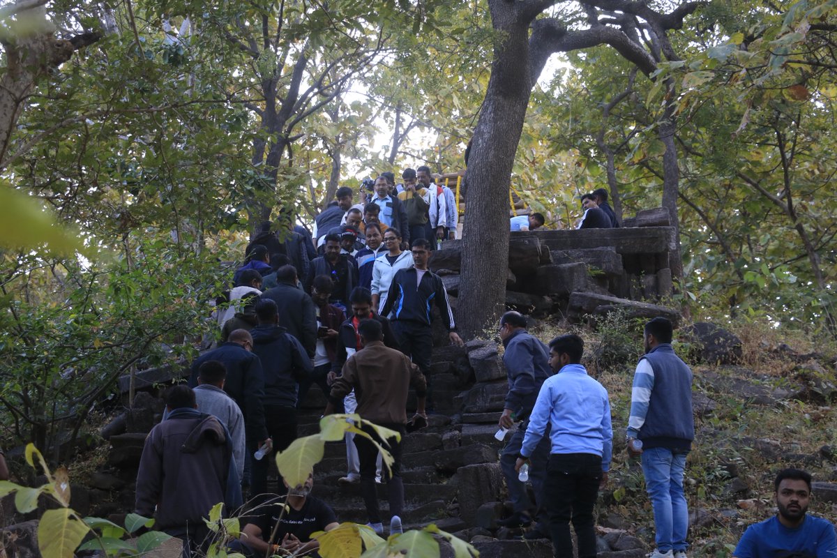 marathon_cu37's tweet photo. પ્રકૃતિ, આરોગ્ય અને ફિટનેસને જોડતો આ નેચર ટ્રેઇલ દૌડ મેરેથોન માટે ઉત્સાહ વધારતો સાથે પર્યાવરણ સંરક્ષણનો સંદેશ મજબૂત રીતે પ્રસારિત કરે છે.

@CMOGuj

@InfoGujarat

@sanghaviharsh

#DaudMarathon2026 #NatureTrail #EnvironmentAwareness #HathniMata #FitIndia #ChhotaUdepur https://t.co/dEQSIXn7Jp