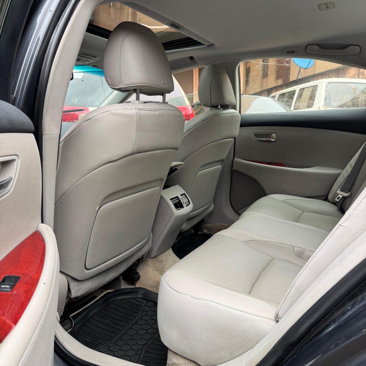 Autorush2's tweet photo. PRICE SLASH!!!🔥🔥🔥🔥🔥🔥🔥🔥🔥🔥

7.5 million naira gets you this Preowned Lexus ES350🫵🏽 https://t.co/HQSmeYhtpG
