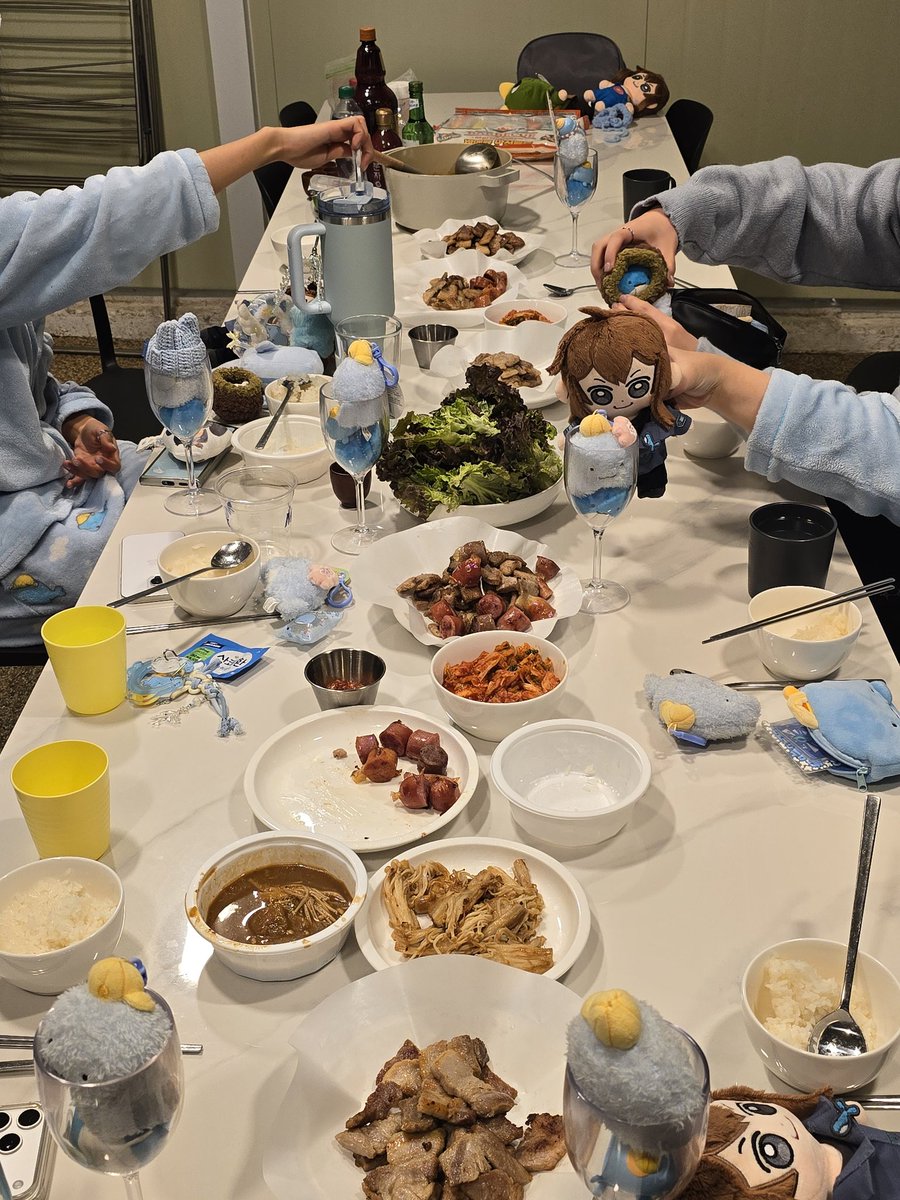 지인들과의 즐거운 한때를 보냈네요....