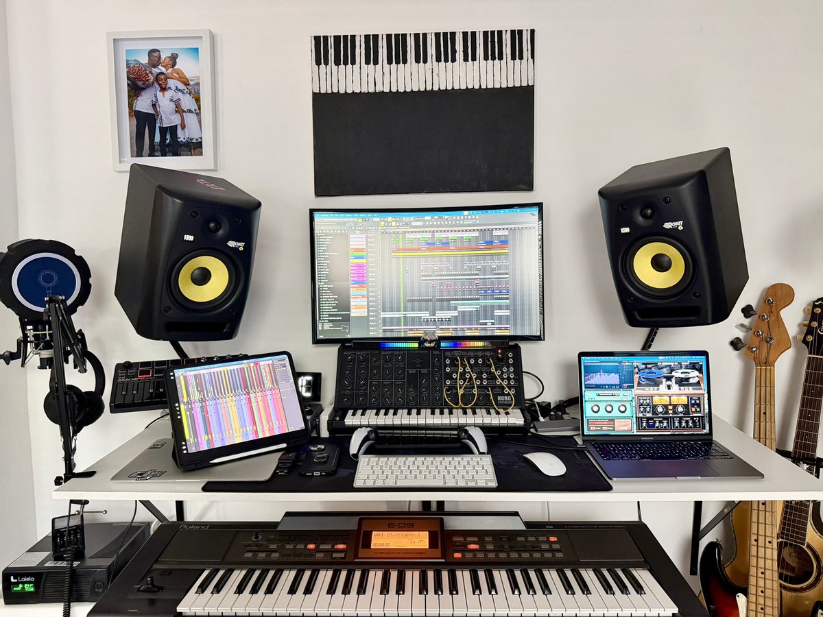 Exte_C's tweet image. My little heaven 😇😇

Am back in studio and am cooking 2026 music, it’s gona be very crazy this year with new sounds I’ve got, new effects I’ve learnt, and trying to improve my mixing and mastering inch by inch 

Stay tuned coz Feb am Dropping 😎😎