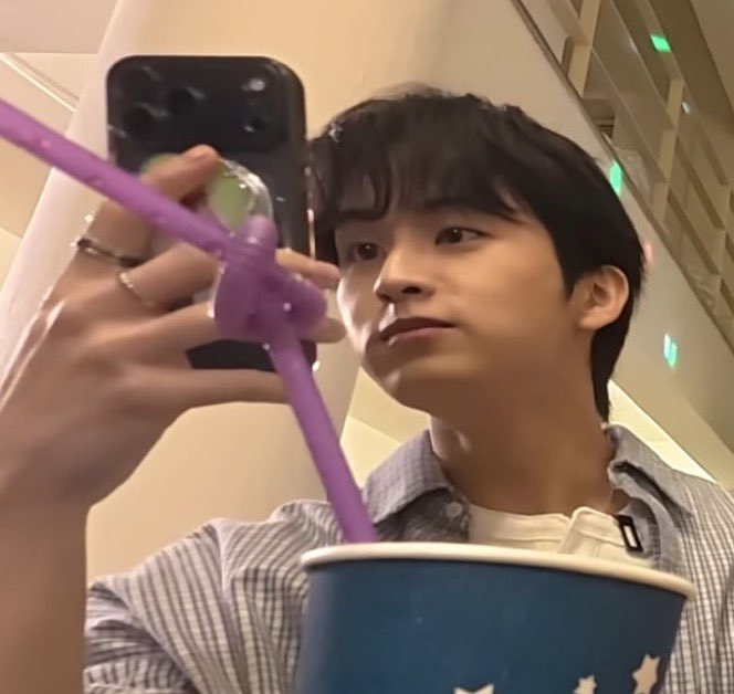 Cherishvals's tweet image. ไม่ค่อยอิ่ม สั่งหนมเพิ่มดีกว่า  ข้าวโพ้ดมะ กินข้าวโพ้ดมะ มะลิอยากกิน ละ ตัวรู้จัก เอ้กแพลน เอ้กแพลนอะป่าว