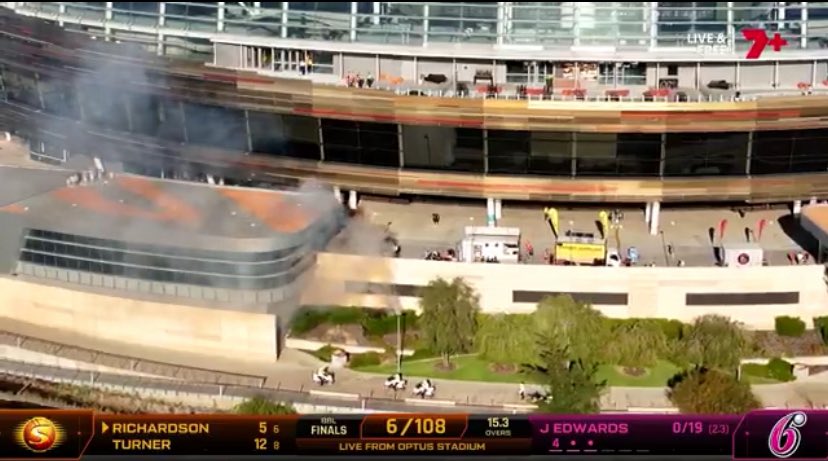 Who threw a durry off the Concourse?? 🤷🏻‍♂️🚬🏏 #BBL15