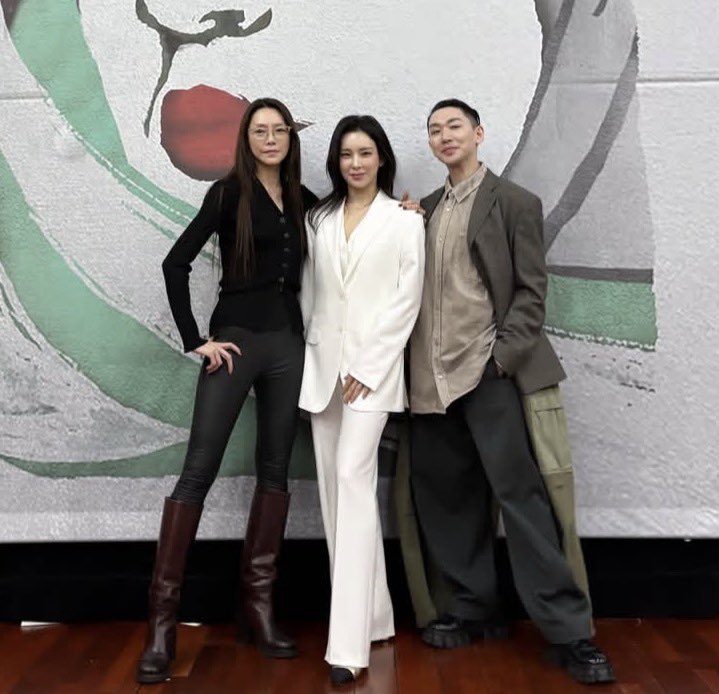 차지연 정선아 김호영 < 무대 터질 것 같은 조합인데 진짜로 한 무대에 계신다네요… ㄷㄷ 빨리보고싶어