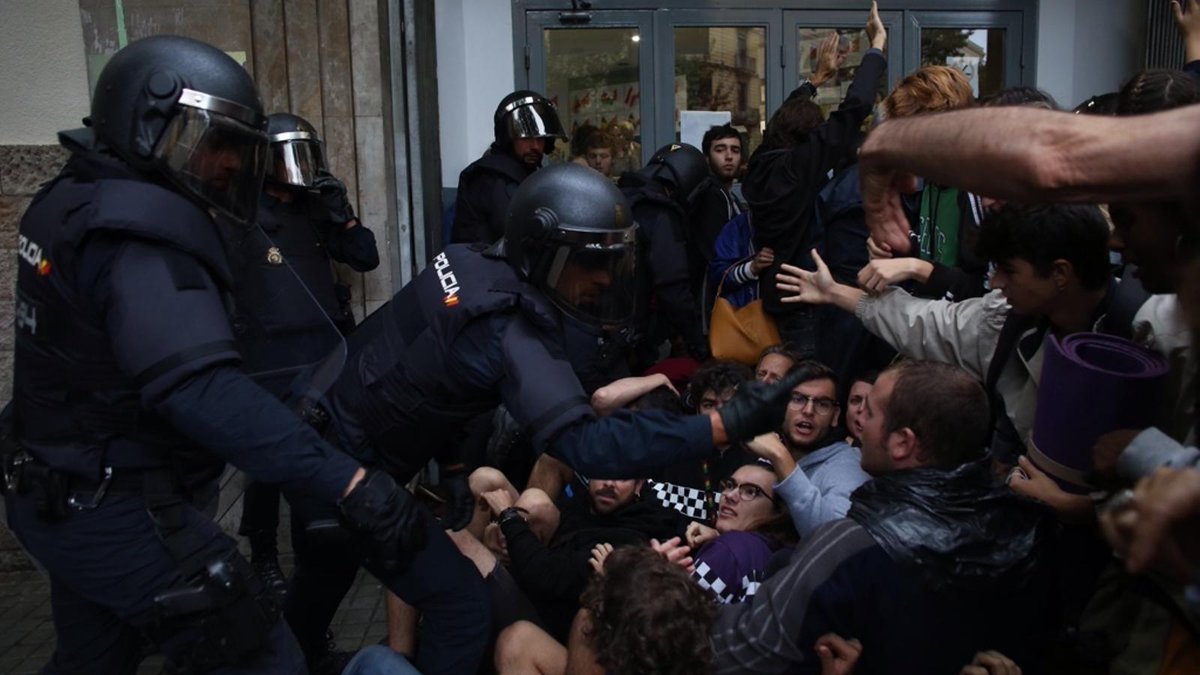 Tuit_And_Shout's tweet image. Què trist arribar a l’oficina i trobar-nos això.  

Bastant fet pols, la veritat.