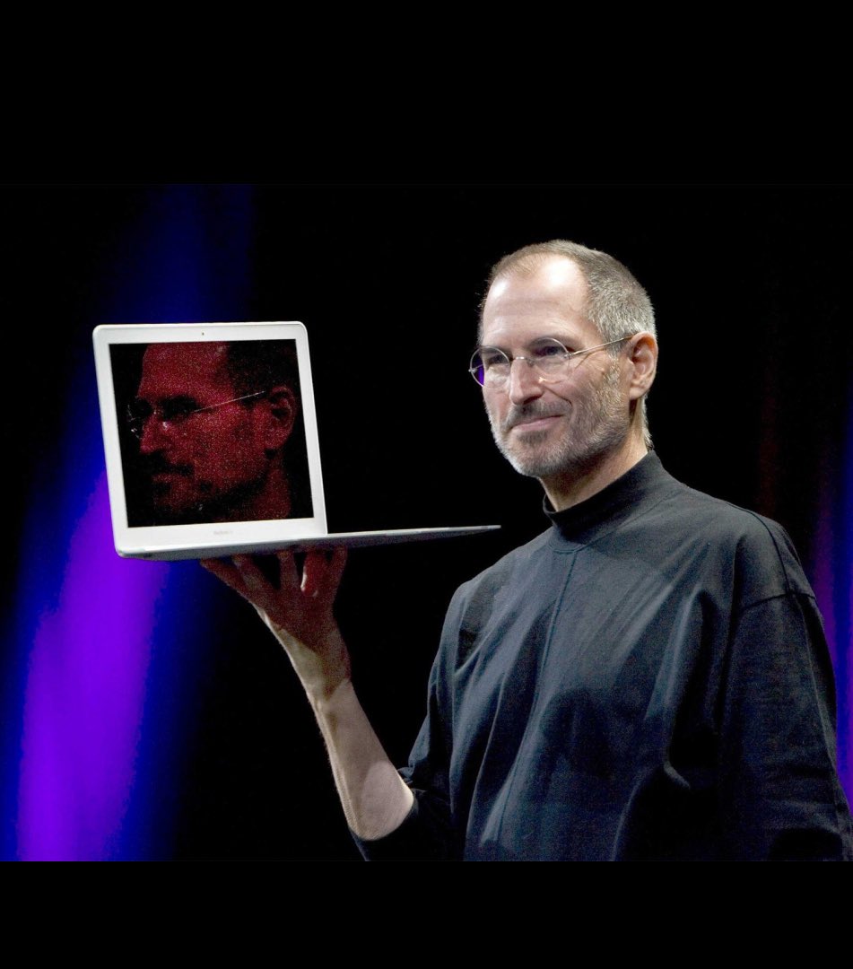 TheAppleDesign's tweet photo. Unveiling the first MacBook Air from an envelope was the biggest tech flex ever

No one can top this https://t.co/eFiK1yhXbq