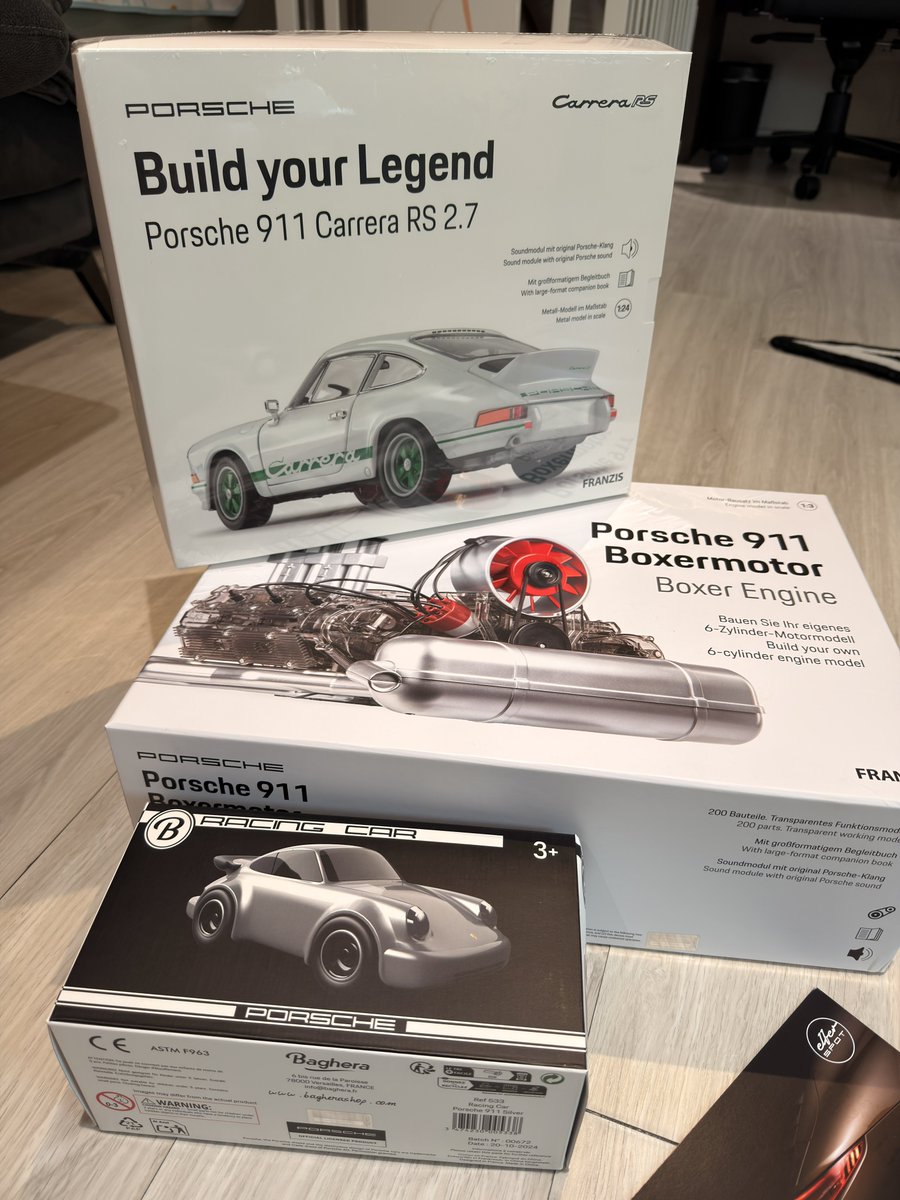 aguyong's tweet image. A special gift for myself and my son 🚗

#porsche #toys #boxerengine #flatsix #911