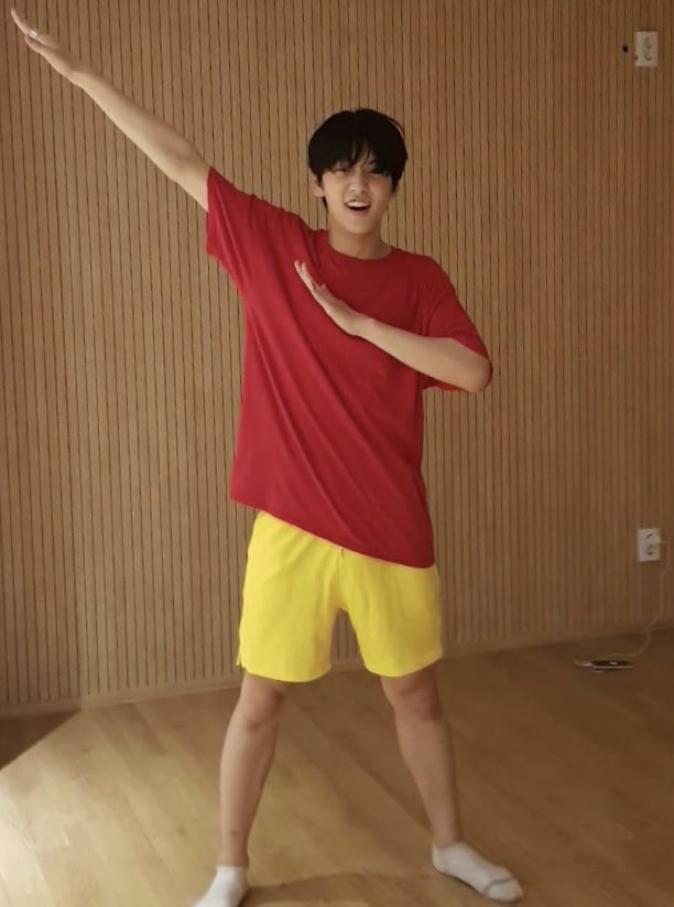 bunnychive's tweet image. 짱구 옷 매니아