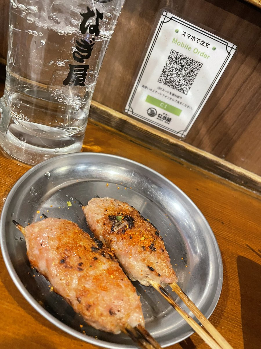 なんやかんやこんな私でも年末年始は忙しかったんだなぁと。
2ヶ月ぶりになってた。
良いのが入ったとのことのセンマイ刺し、めちゃくちゃ美味しかった！
つくねは今年も安定の美味しさ、塩で食うべし、あくまで個人の感想です。
ごちそうさまでした。
今年もよろしくお願いします。

#なぎ屋