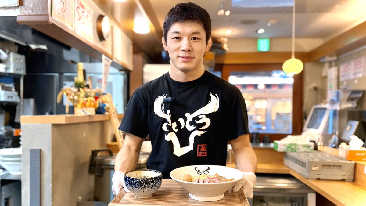 yutakasaito1008's tweet photo. おぎちゃんねるさん3度目の麺ZINさいとう訪問は1周年記念イベント用の和牛濃厚つけ麺を食べてもらいました🍜

毎回プロモーションに協力していただいてありがとうございます🙇

チャンネル登録と23日からの麺ZIN1周年イベント宜しくお願いします！

https://t.co/6EwYTMIInq https://t.co/cs144waufy