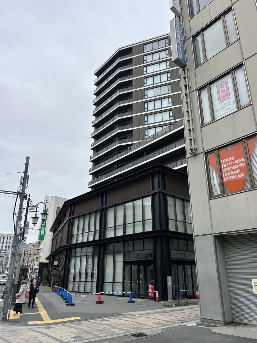 久々の物件掲載です！弊社社有物件で、三井不動産リアルティさんに専任で販売活動いただいている パークホームズ川越新富町アドーア3階 をご紹介致します。  洗練された玄関までのアプローチと、エントランス、高級感漂う室内デザインと使い勝手の良い設備。 追加工事で ...