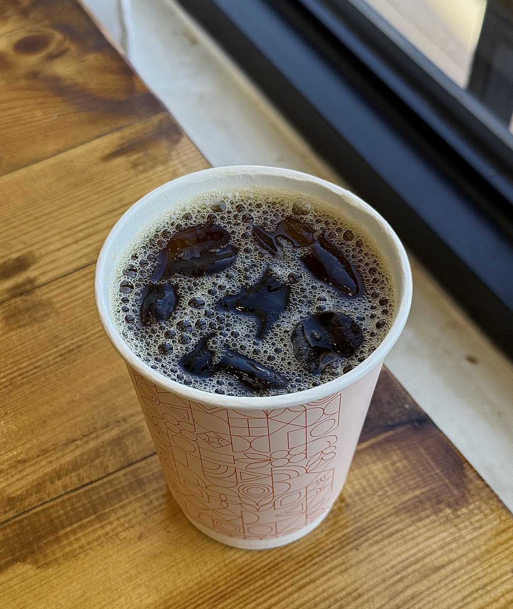 iNotBn's tweet image. بريك الظهر لازم استغله واخذ قهوة 🤙🏻