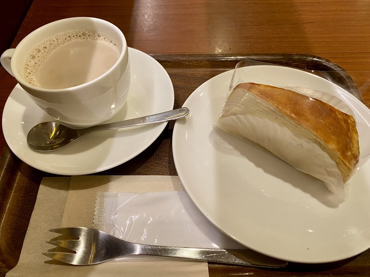 ES_LOVE_BTS's tweet photo. マーちゃんとランチ🍣＆カフェ☕️🍰
大丸のバレンタインで自分用に…❤️
美味しそうで見た目が綺麗なチョコレートがいっぱいでした💕✨ https://t.co/LVnjIsJ1To
