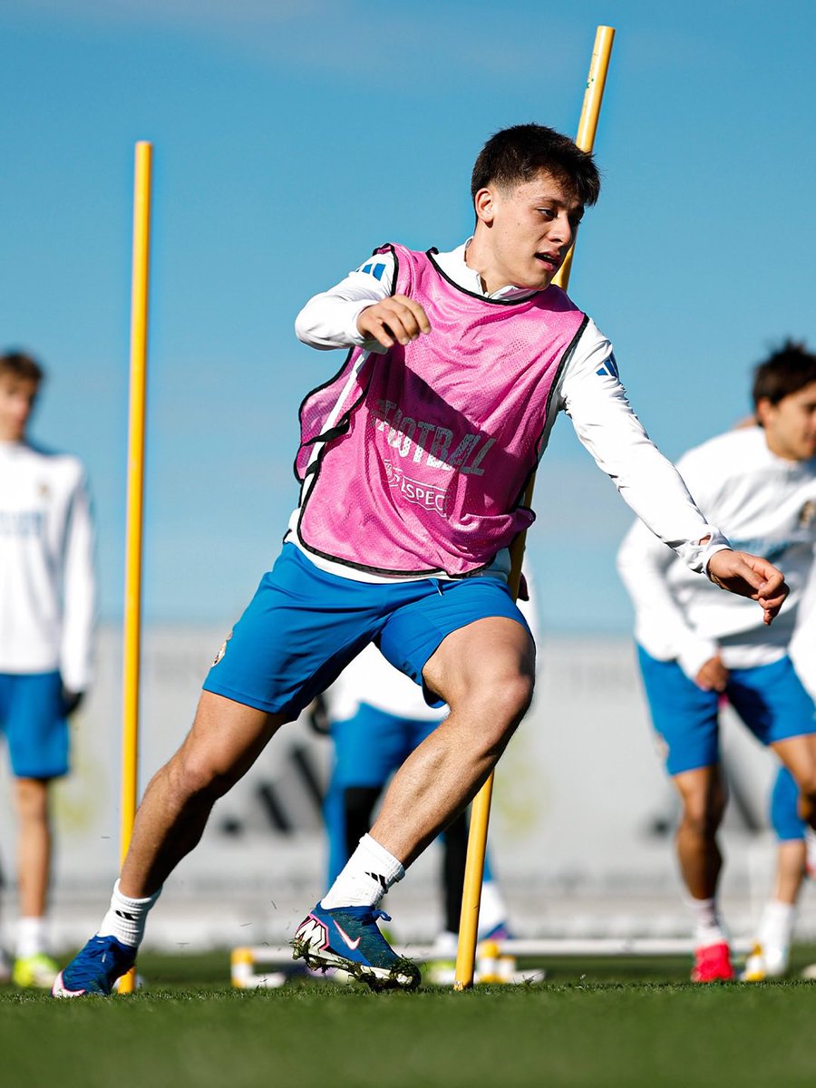 ab10odd's tweet image. #GOATDAY .