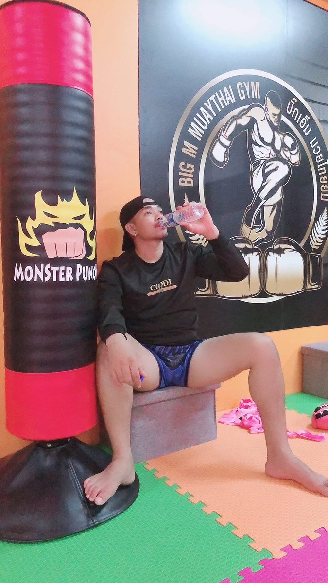 พักยกกินน้ำก่อนครับ🥰🥊 #รับสอนมวยไทยออกกำลังกายลดน้ำหนักเพื่อสุขภาพ #รับนวดผ่อนคลาย  #บางนา #ศรีนครินทร์ #อ่อนนุช #สุขุมวิท  #มีนบุรี #ลาดกระบัง #กิ่งแก้ว #ราม2  #ประเวศ #พระราม9 #บางกะปิ #สมุทรปราการ ติดต่อสอบถาม โทร0959798452
ไลน์ 0959798452