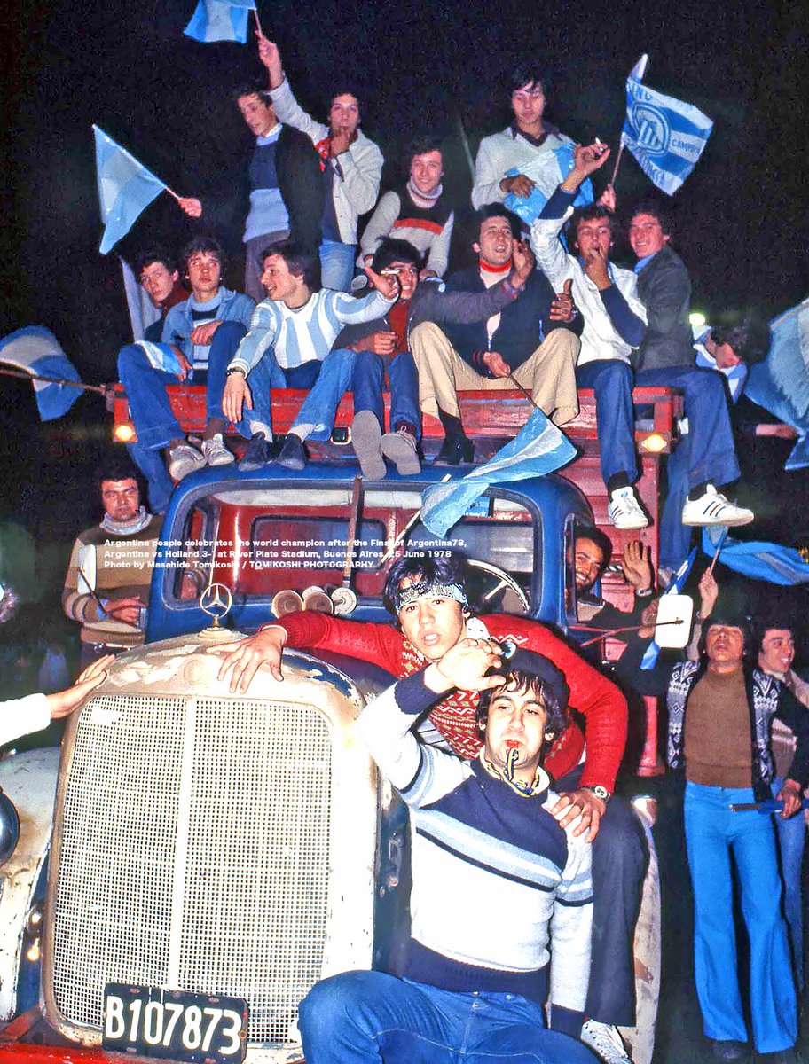 Argentina people with bus celebrates the world champion after the final of Argentina78, Argentina vs Holland 3-1 
at Buenos Aires, Argentina, 25 June 1978   
Photo by Masahide Tomikoshi / TOMIKOSHI PHOTOGRAPHY