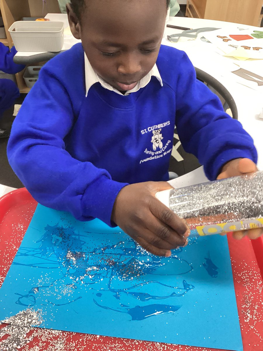StCuthbertsPri's tweet photo. Reception have been exploring Winter. We read the story Jack Frost and talked about the patterns the frost made within the story. Then we created our own frost pattern pictures! ❄️ #StCuthbertsEYFS https://t.co/uYjEMtWhp4