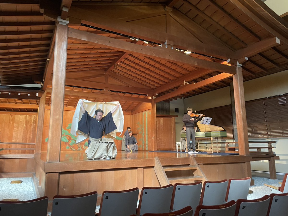 eplus_stage's tweet image. ／
📢リハーサルの様子が到着‼📷
書林アカデミー×DenBun 能楽プロジェクト共同企画 継 ―つなぐ―
vol.1 能とバロック～フォリア:狂気と祈り
＼

観世流シテ方の #梅若紀彰師、チェンバロ、バロックハープ奏者の #西山まりえ 氏、ヴァイオリン奏者の #﨑谷直人…