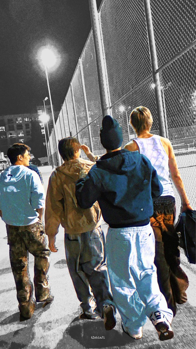 The atmosphere of boys chatting and laughing together as they walk back to the dorm after playing basketball on campus.🥺
#cortis #코르티스