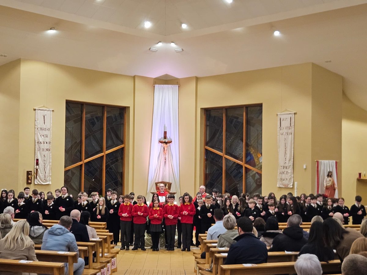 ctrps1's tweet image. Last night our P7 pupils, alongside their peers from Oakwood Integrated, celebrated the Service of Light with Fr Robert, Deacon John, our families, and parish community as part of Catholic Schools Week. A beautiful and prayerful evening. ✨🕯️

#FaithCommunity #FaithInAction