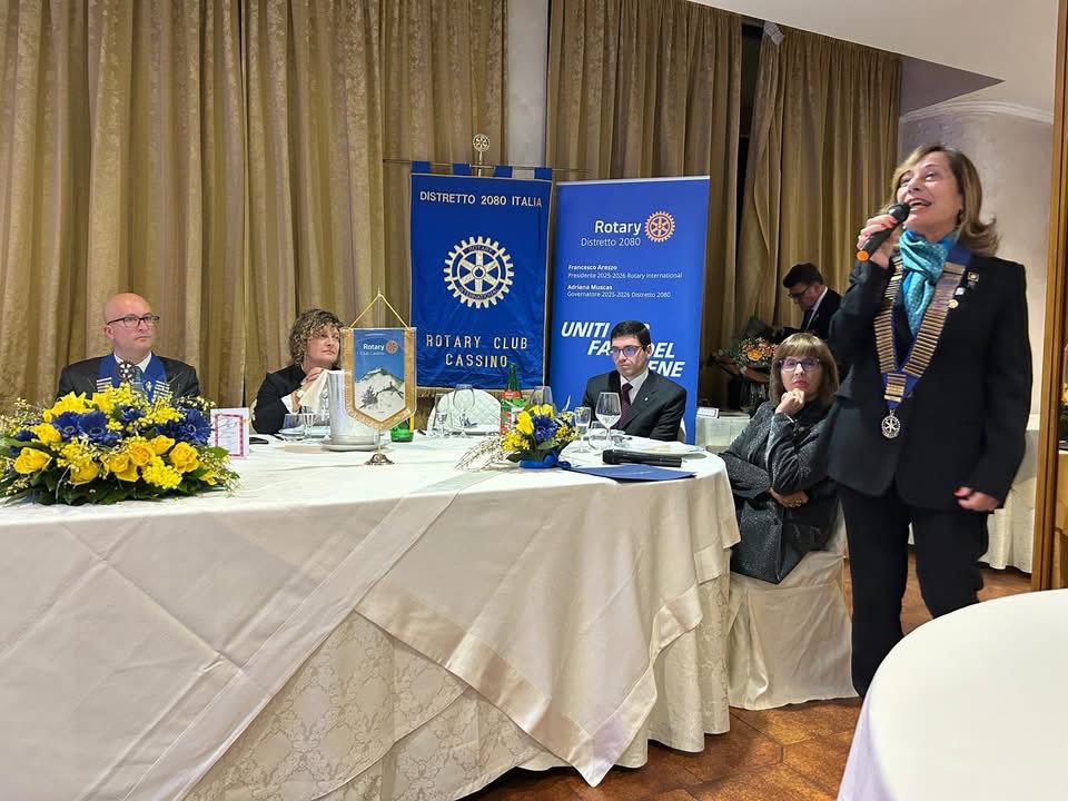 ✨ Il Governatore ha fatto visita ufficiale al Rotary Club Cassino, presieduto da Emilio Mignanelli, Club storico della città e custode da oltre un cinquantennio di autentici valori rotariani.
#RotaryClubCassino #Distretto2080 #AdrianaMuscas #EmilioMignanelli #VisitaGovernatore