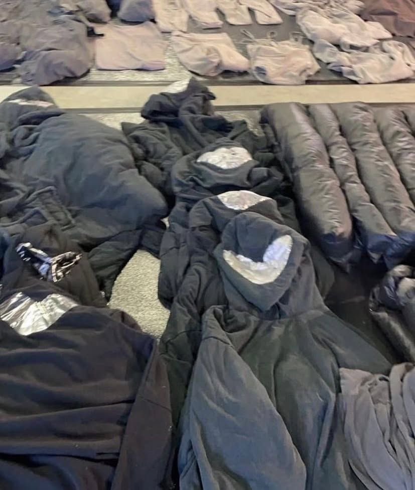 YEEZY SEASON 9 (2022)