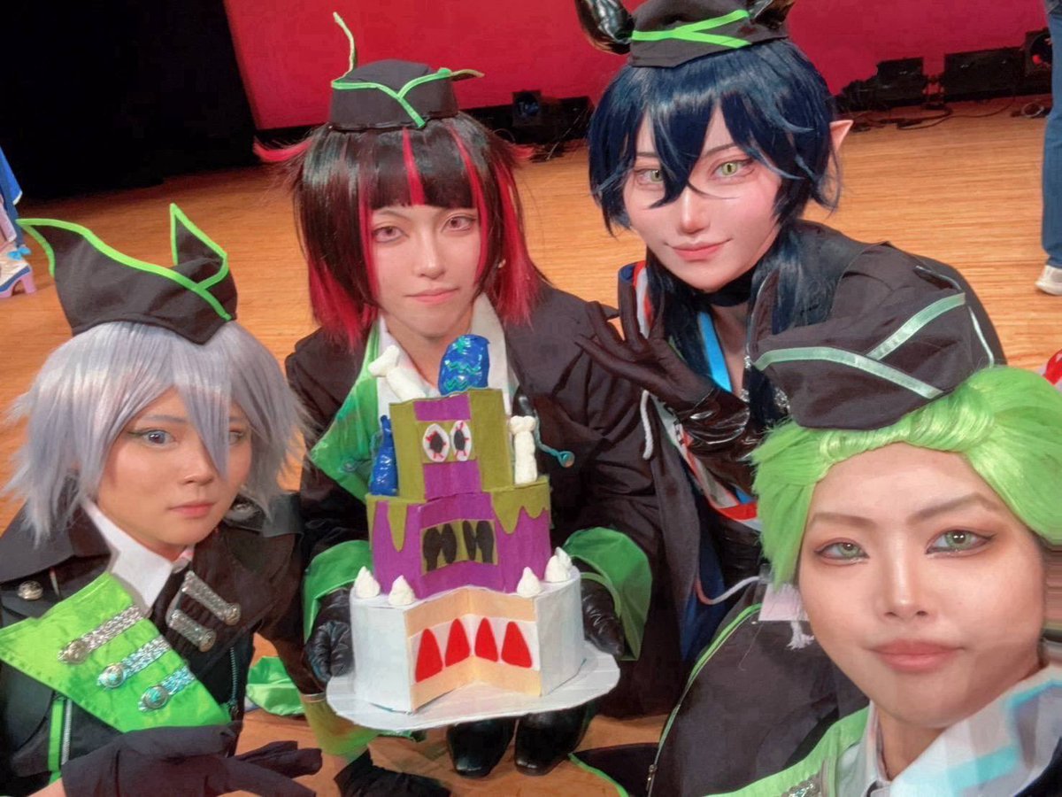 l0ma_o0q's tweet photo. #ビバハピステージ 
1部トリ、夜の眷属たちでした❕
お誕生日沢山お祝いしてもらえて、一同にこにこしてました😽💓ありがとうございました❕
感想等は #夜の眷属たち のハッシュタグを付けて頂けると嬉しいです🥹

演者のアカウントはリプへ⬇️ https://t.co/1Ip0CRLjgD