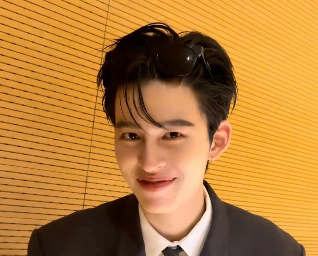 PPWL0VEBOT's tweet image. when he can be both cutie and hottie in just one style &amp;gt;&amp;gt;&amp;gt;&amp;gt;