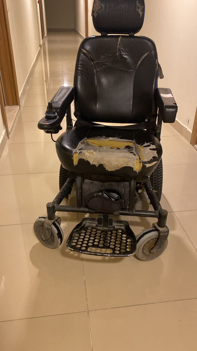 CankatErgin's tweet photo. Özgem servis süreci:
1️⃣ Kapıma gelen ekip, teknik servis sorumlusunu görüntülü arayıp "tamir edilebilir" teyidi aldıktan sonra aracımı servise götürdü.
Mağduriyetimin giderilmesini bekliyorum. 
@IBBcozummerkezi @istanbulbld #Özgem #EngelsizErişim https://t.co/2WtQZnivlh