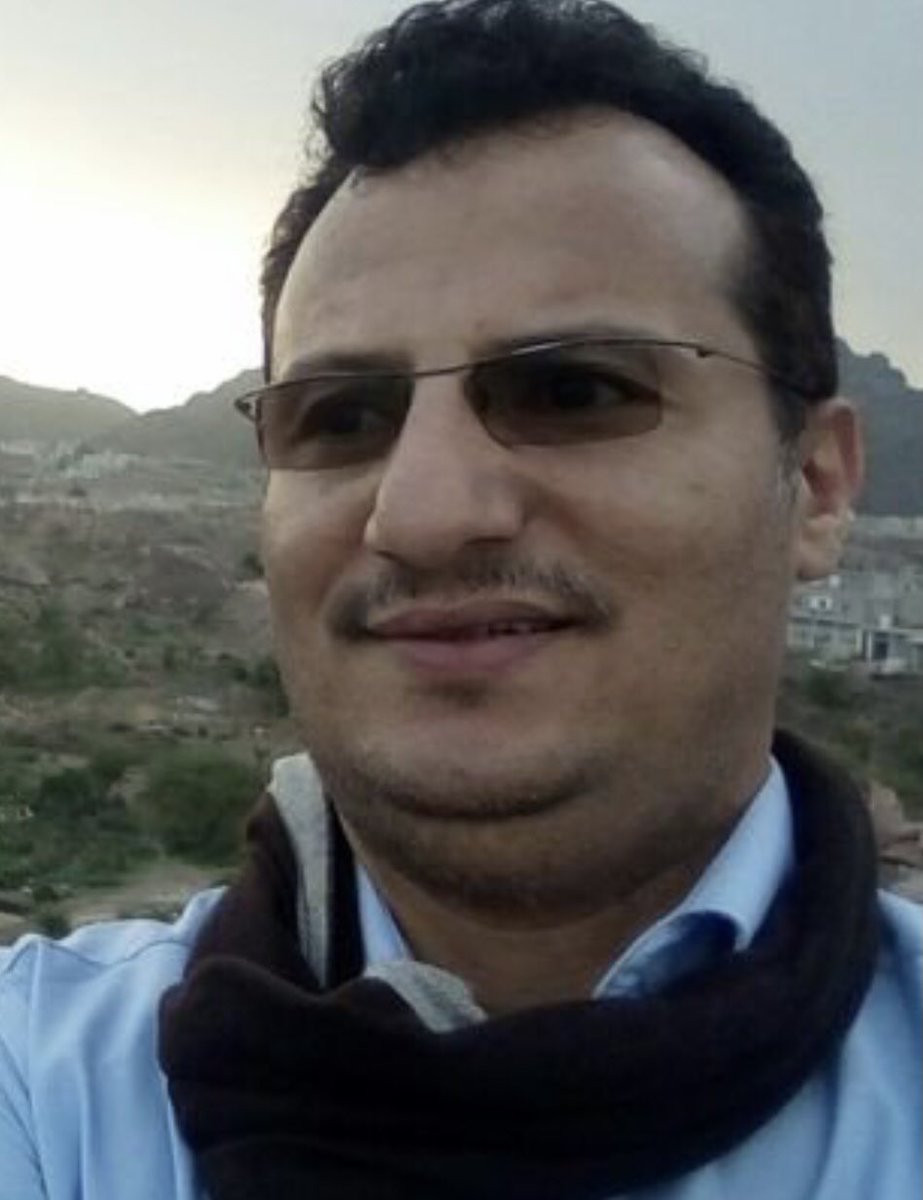 ابن محافظة الضالع وليس بالدعوة الى الانفصال ضالع ، لا ينام ولا يترك احد من دعاة الانفصال ينام ، تعرض لمحاولة الاغتيال اكثر من مرة ، يوم كان اشد الناس قُرباً له في ساحة العروض يحملون اعلام الانفصال ، كان هو يحمل هم اليمن الكبير متنقلا من مكان الى آخر داخل البلاد ، خائفاً على وطنه