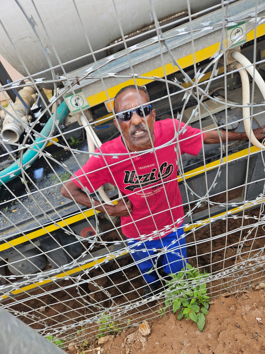 ZANewsFlash's tweet image. NEWS: An employee of the corruption infested eThekwini municipality has been reported to the City Manager for allegedly selling free municipal water to residents of Umzinyathi near Inanda.
According to ActionSA councillor in the city, the employee charges R100 per 100 liters -…