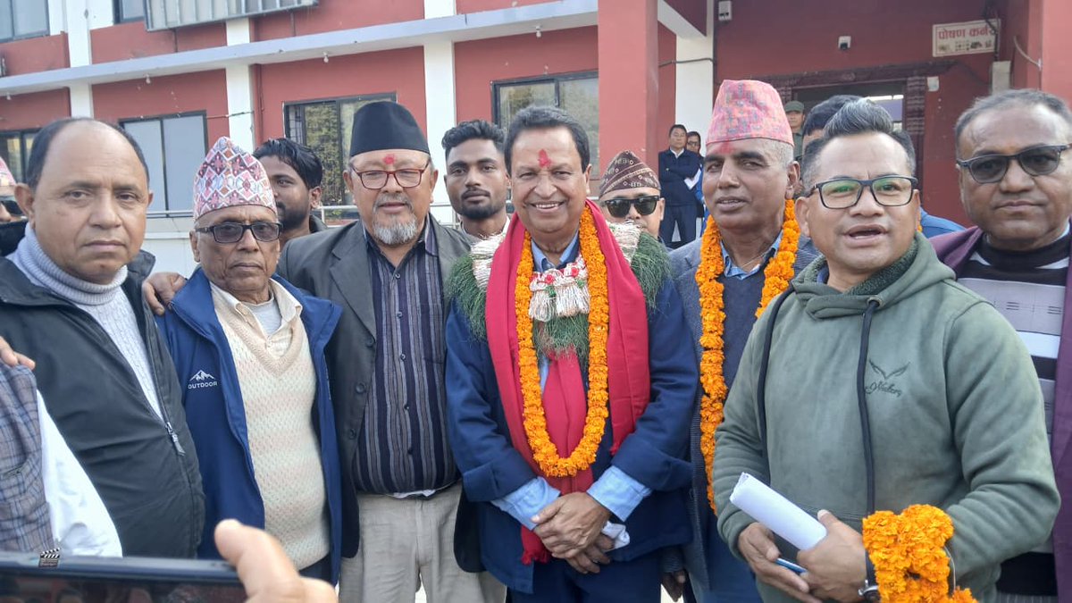 BinodKChaudhary's tweet photo. म राजनीतिक परिवर्तनको पक्षमा छु । आर्थिक रुपान्तरणको पक्षमा छु । र, जेनजी मुभमेन्टले दिएको सन्देशको मर्मलाई मैले राम्रोसँग बुझेको छु । म यहाँबाट निर्वाचित भएको तीन बर्षमा समृद्ध नवलपरासीका लागि फाउण्डेसन तयार भएको छ । हामी सबैले प्रत्यक्ष देख्न सक्ने गरि नवलपरासी पश्चिमको विकास अभियान अगाडि बढेको छ । यस अभियानलाई पूर्णता दिन आवस्यक छ । त्यसकै लागि मैले नवलपरासी क्षेत्र नम्बर १ बाट प्रतिनिधिसभा सदस्य पदका लागि आज उम्मेदवारी दर्ता गरेको छु । यहाँहरुको शुभेच्छा, साथ र सहयोगका लागि सधै आभारी रहनेछु । 🙏🙏 🌳🌳
