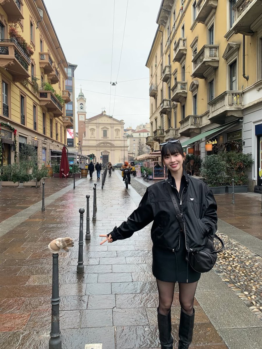 mmmingbb's tweet image. 유지민이랑 산책하면 재밌을 거 가틈
길거리에 있는 사소한 것들도 귀엽다고 포즈 취해주고 본인 기준 웃긴 거 발견하면 놀리려고 드릉드릉해서 귀엽고 쩝쩝박사로 맛평가 자세하게 해주고 무엇보다 피사체가 좋아서 사진찍는 재미가 있을 듯