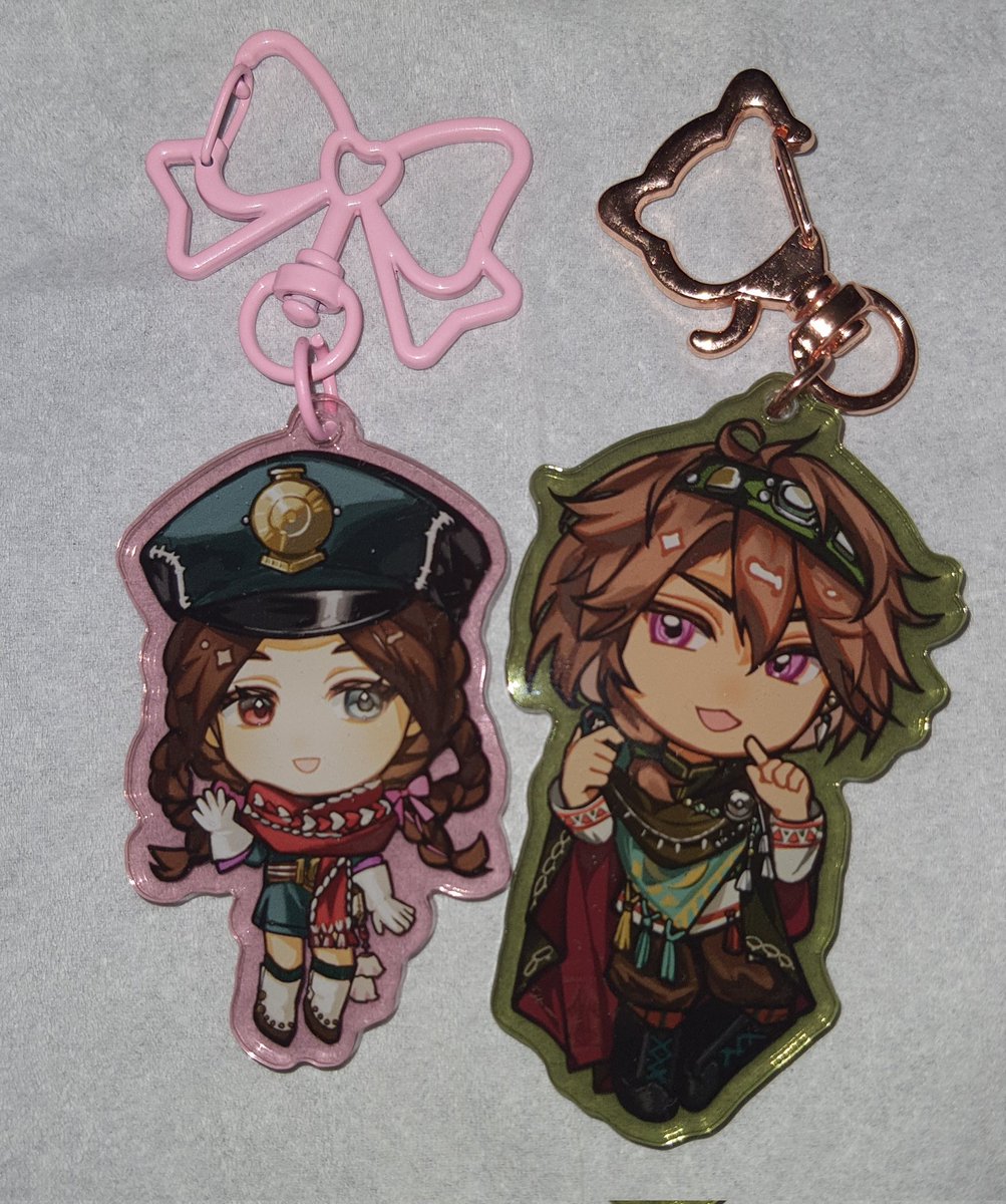 finally acquired the siblings merch 🐥🦝