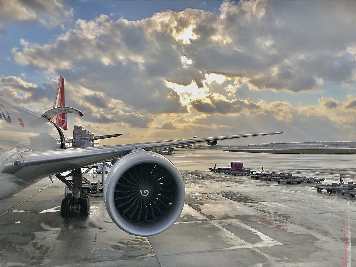 Kimbilir bu gidişin dönüşü olacakmı
Ufkımda batan güneş bu sabah doğacakmı
Kalben ne kadar dertli olacağım
Kim bilir ,kim bilir ,kim bilir..😎😎