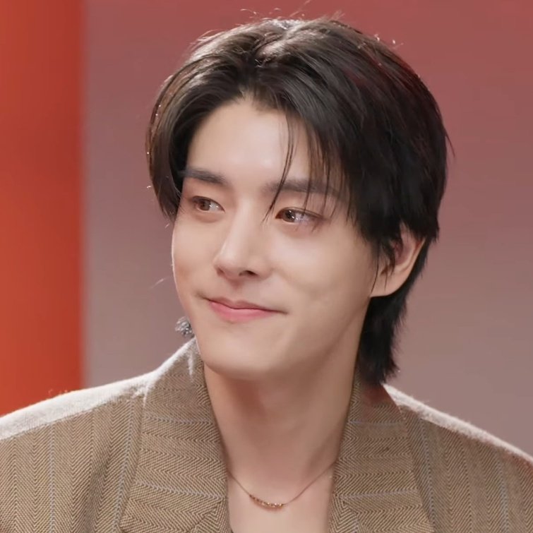 milkpooding's tweet image. 어색해서 계속 벌에쏘인시고르자브종표정 지음