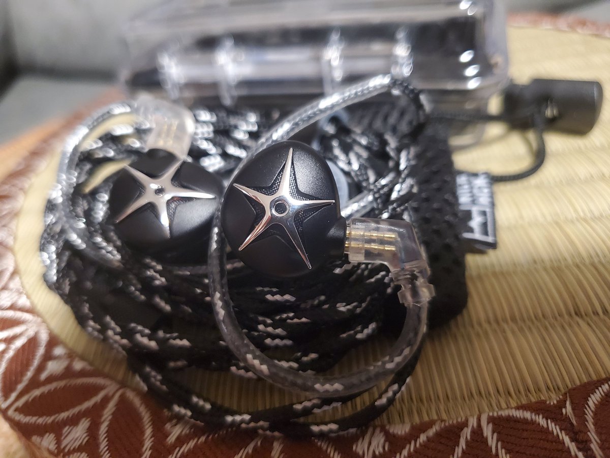 リケーブル4本セット（ピクニカ様） 〇終わるつもりだったけど、 ちょっと気になったので。 リケーブルして