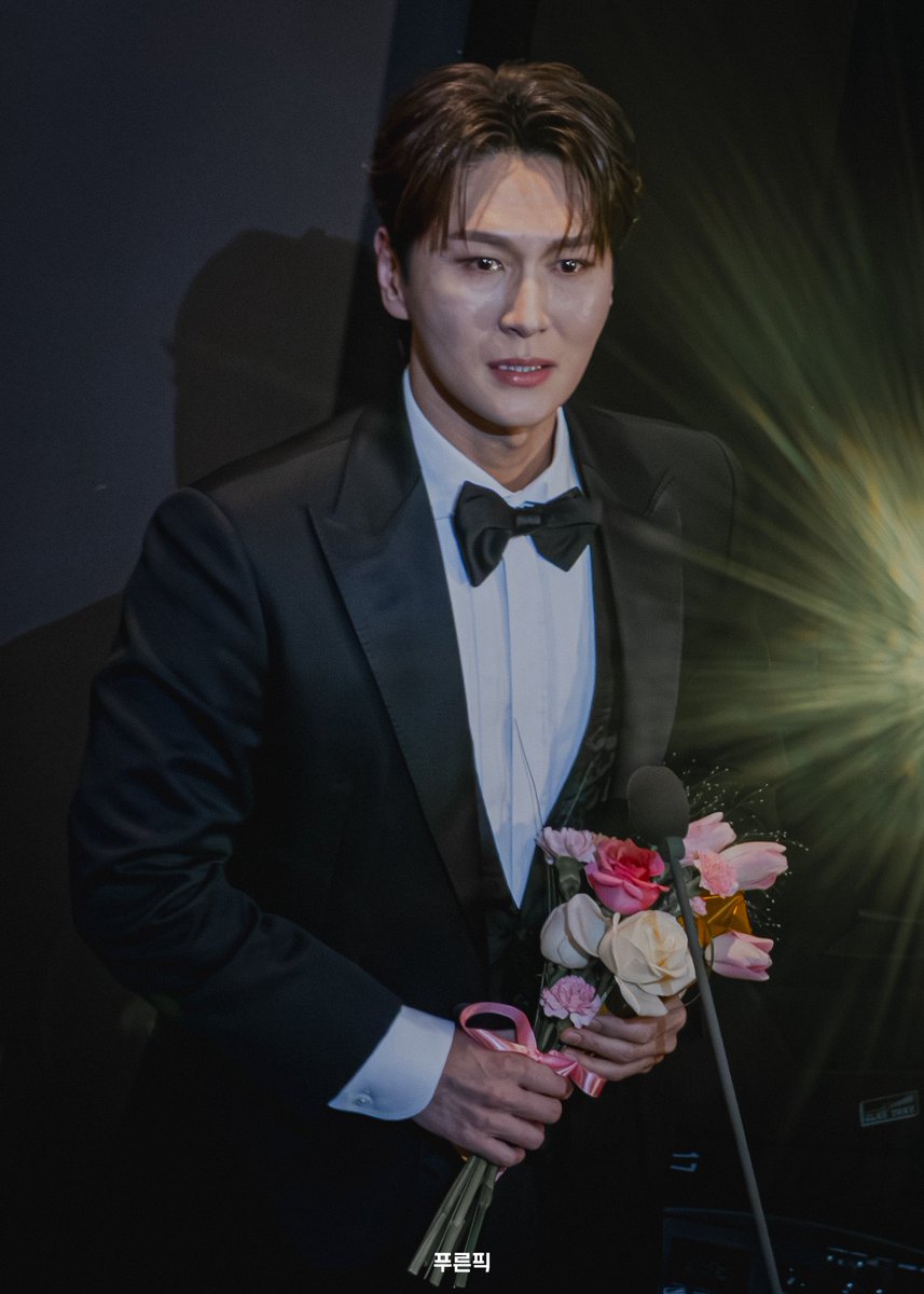 푸른픽 tweet media