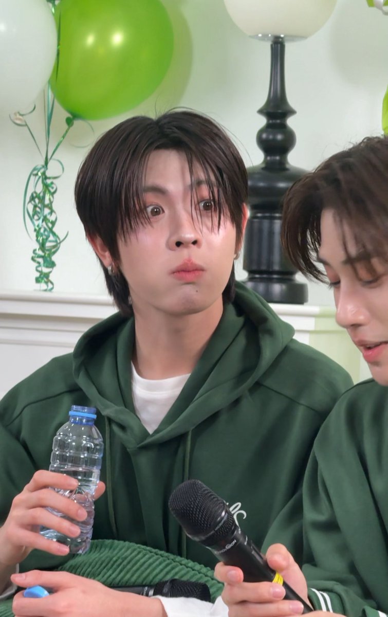 snappbypp's tweet image. ใครเอาขนมของพ้มไปปปป
#LINEMANถูกสุดทุกวันwithTF